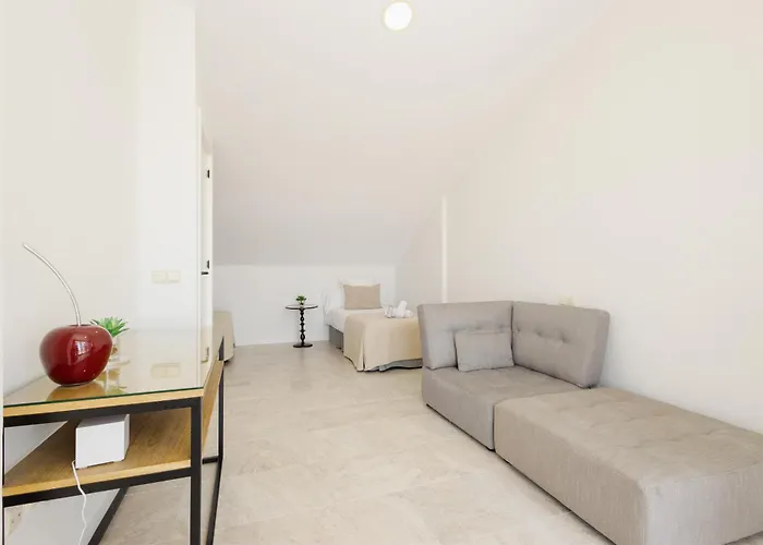 Casa vacanze Townhouse In First Line Beach, Bahia De Marbella, Marbella